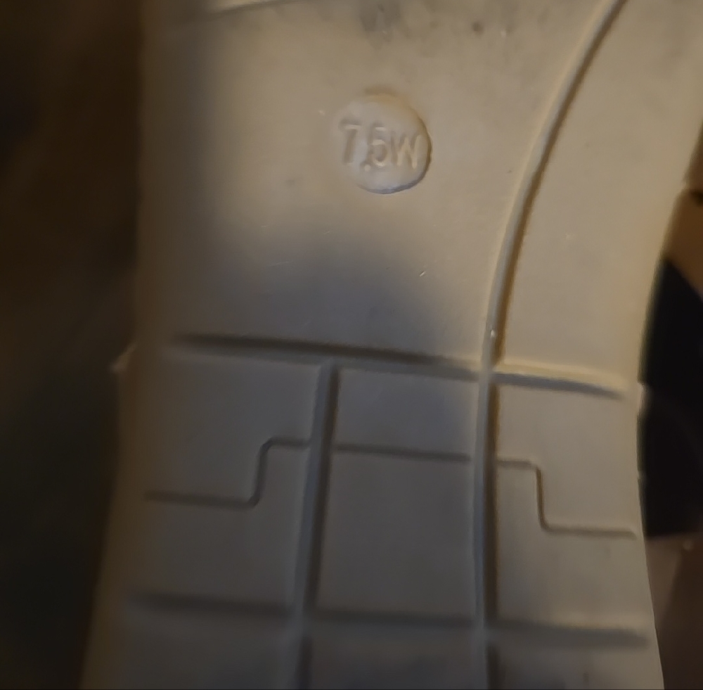 Tan Women's Shoes with Cut-Out Design - Picture 5 of 5